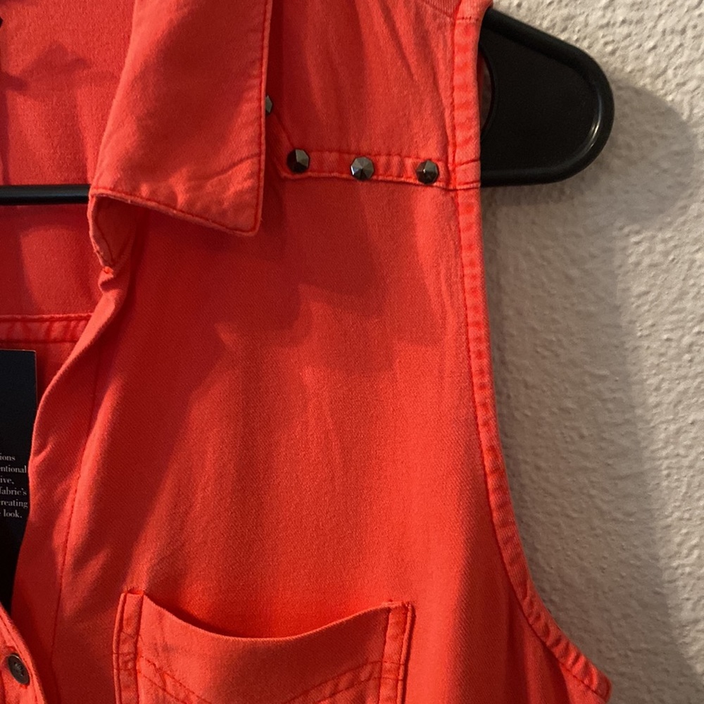 NWT Rock & Republic red button down top size XS - Picture 2 of 6